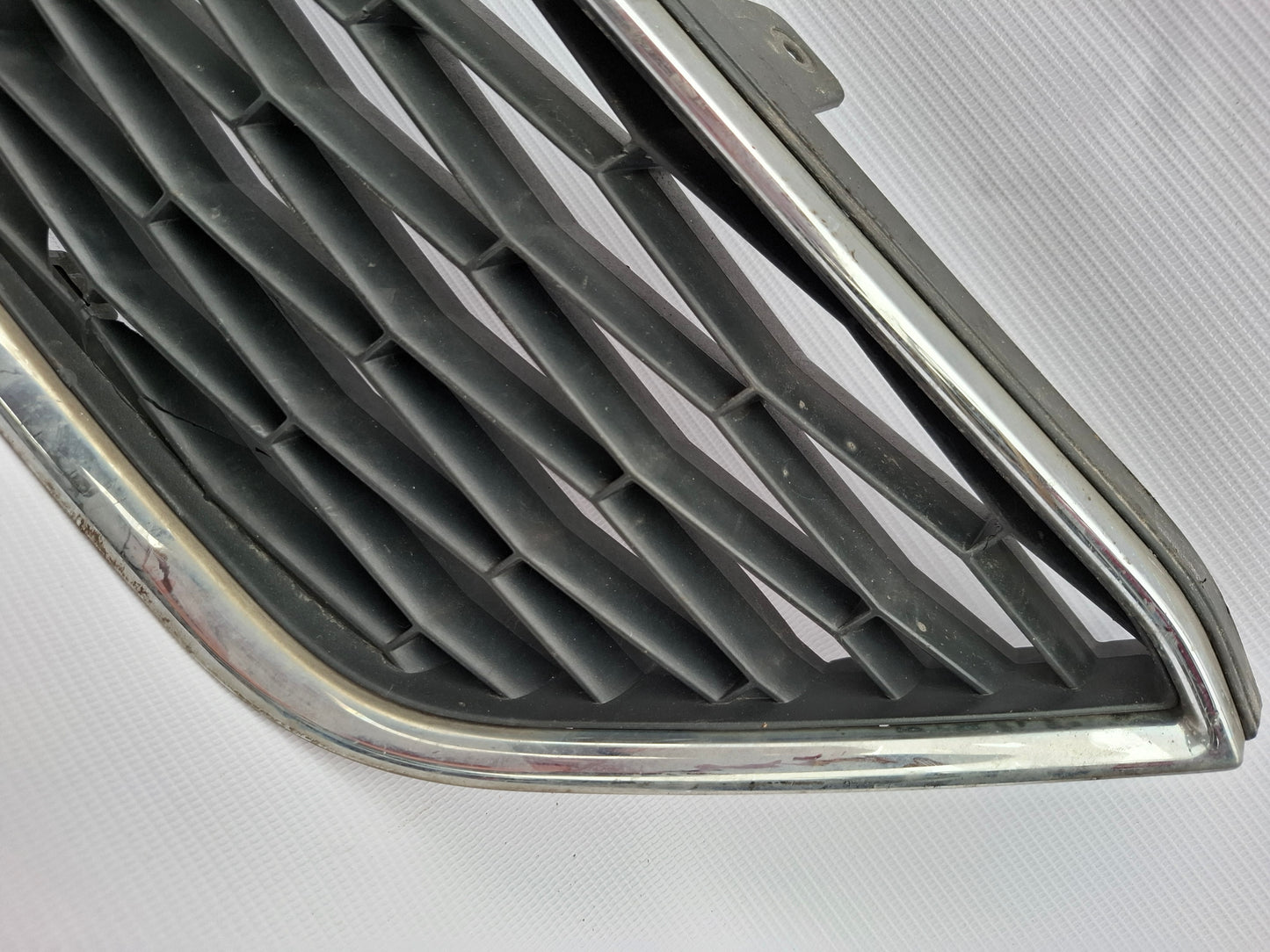 SEAT IBIZA 6J MK4 2013 - 17 FRONT BUMPER MAIN CENTRE GRILL 6J0853654G