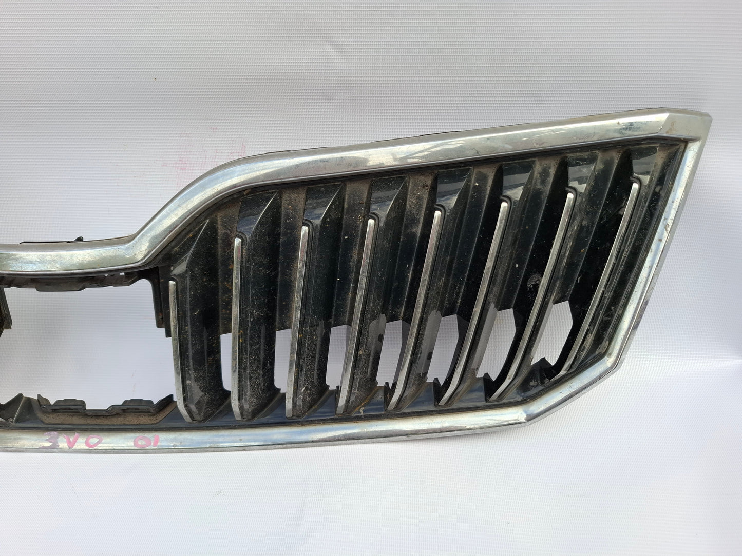 GENUINE SKODA SUPERB B8 2015 2016 2017 2018 2019 FRONT BUMPER GRILL 3V0853653B