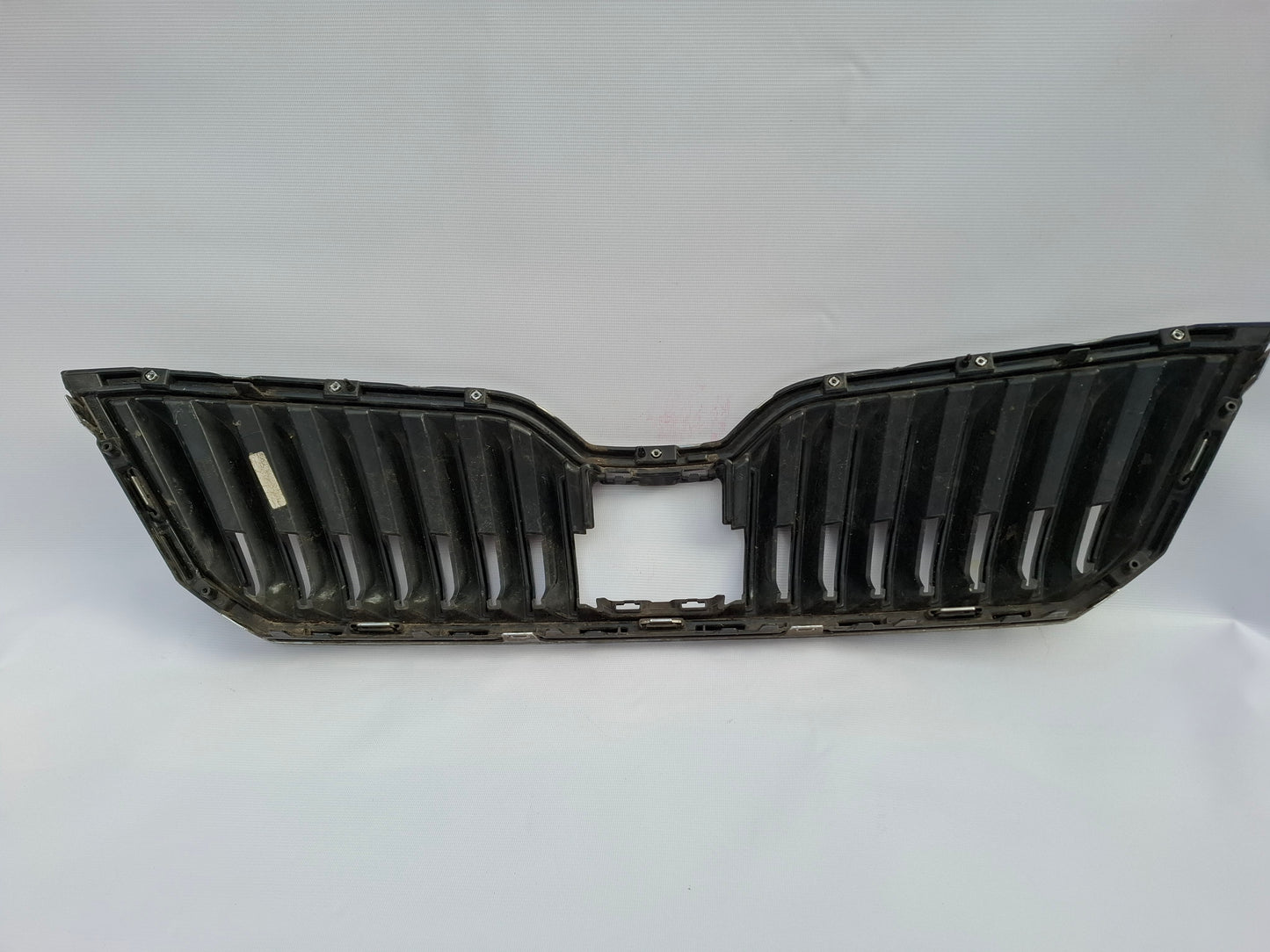 GENUINE SKODA SUPERB B8 2015 2016 2017 2018 2019 FRONT BUMPER GRILL 3V0853653B