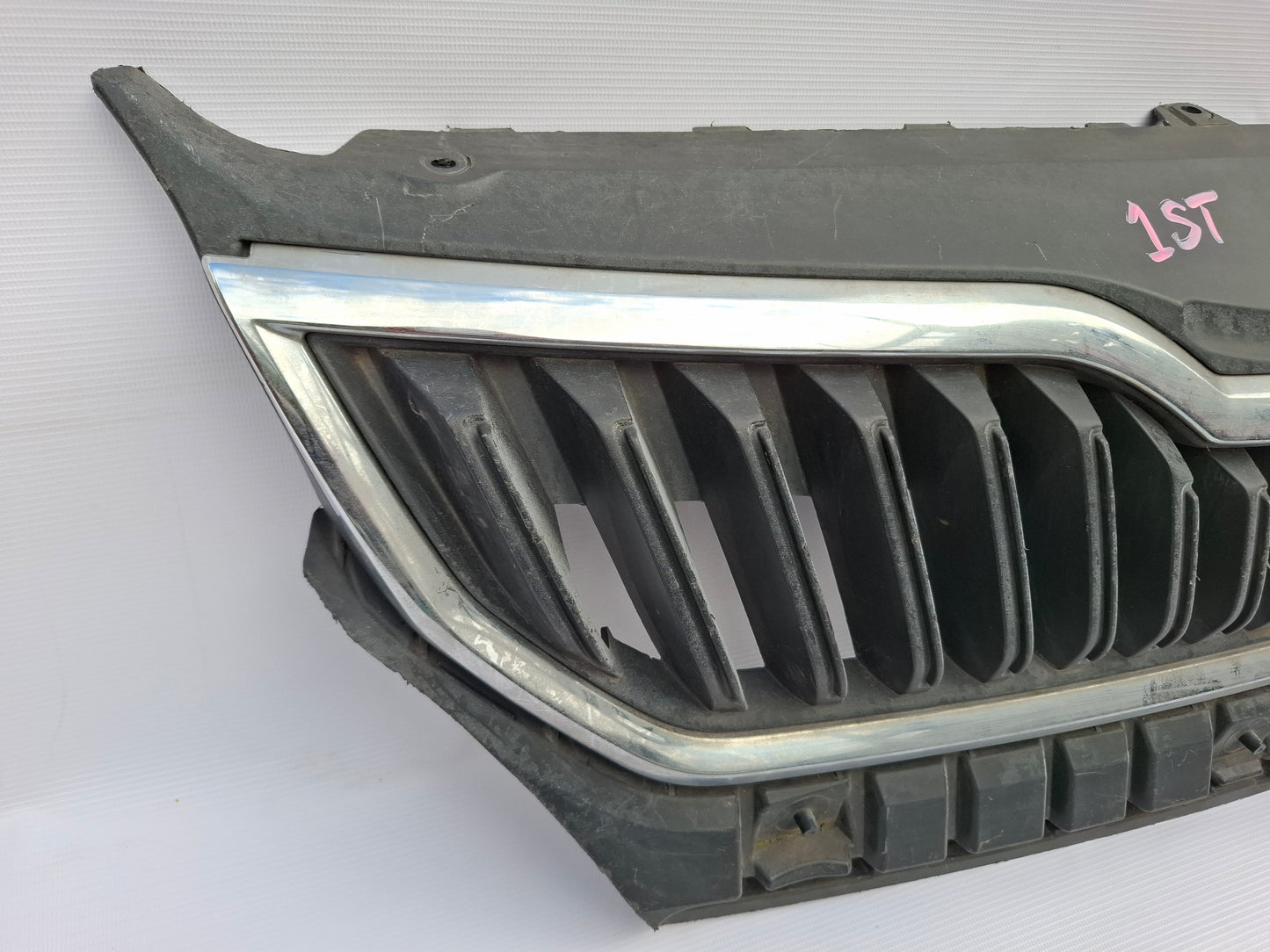 SKODA CITIGO 2012 -2017 GENUINE FRONT BUMPER TOP GRILL 1ST853653