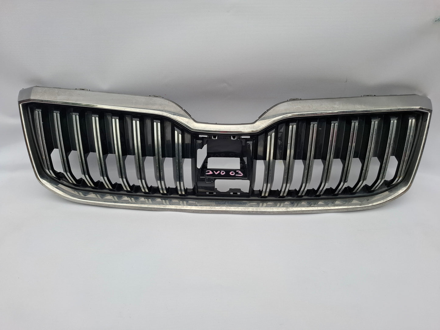 SKODA SUPERB B8 2016-2022 GENUINE FRONT BUMPER UPPER RADIATOR GRILL 3V0853653G