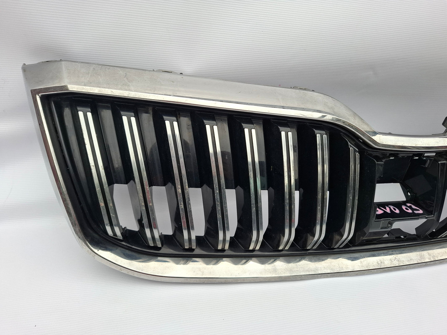 SKODA SUPERB B8 2016-2022 GENUINE FRONT BUMPER UPPER RADIATOR GRILL 3V0853653G