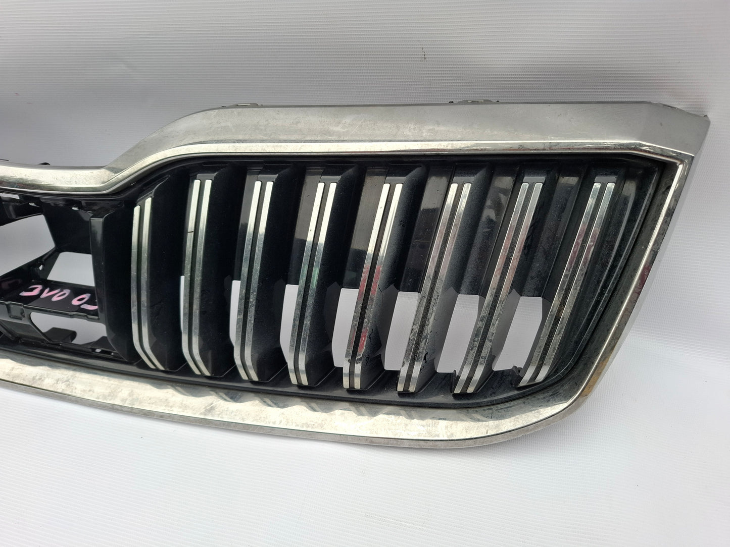 SKODA SUPERB B8 2016-2022 GENUINE FRONT BUMPER UPPER RADIATOR GRILL 3V0853653G