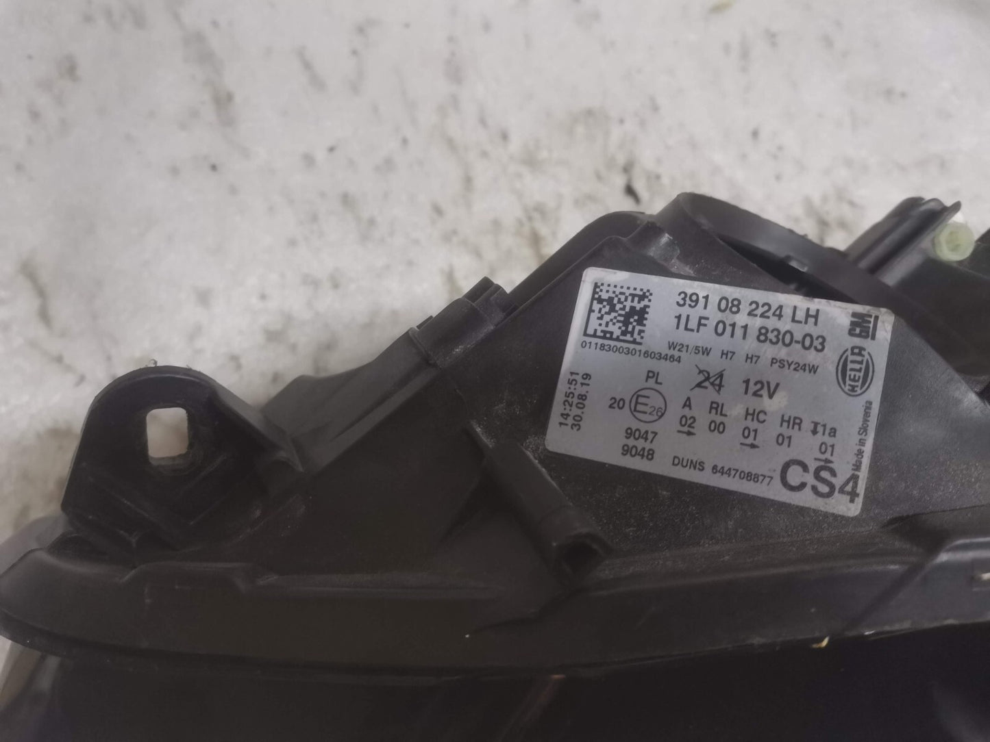 GENUINE VAUXHALL CORSA E 2015 - 2019 PASSENGER HALOGEN HEADLIGHT 39108224LH vx74