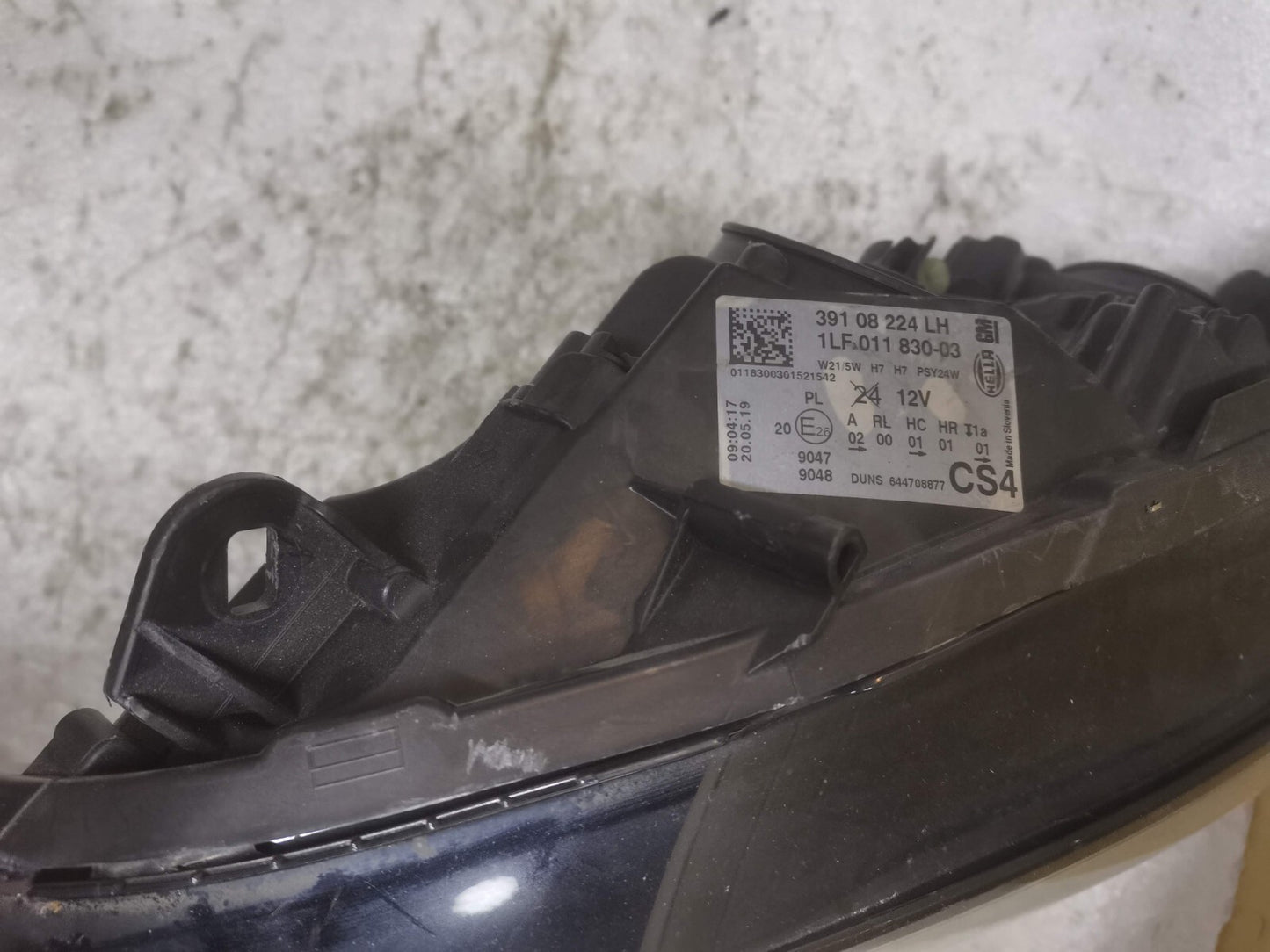 VAUXHALL CORSA E 2015 - 2019 PASSENGER HALOGEN HEADLIGHT 39108224LH vx70