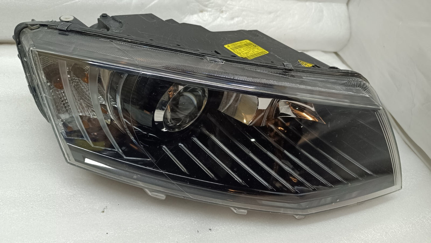 SKODA OCTAVIA 2013 - 2017 DRIVER XENON LED DRL HEADLIGHT RIGHT 5E2941016B sk107