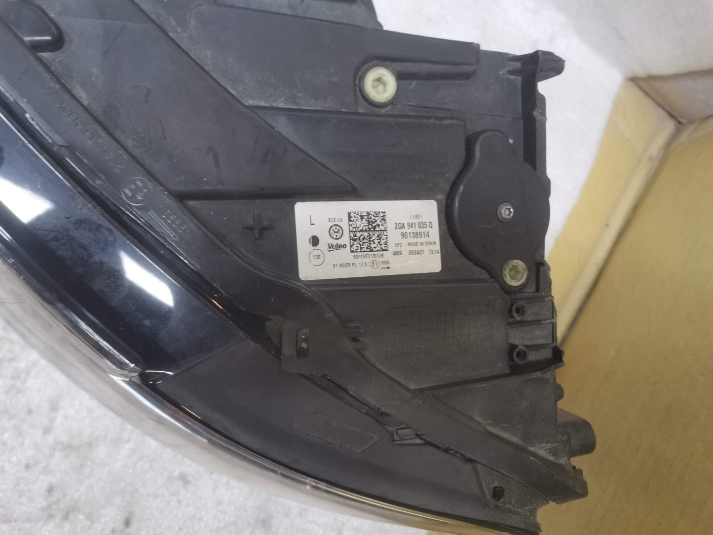 VOLKSWAGEN T-ROC R LINE N/S PASSENGER SIDE FULL LED HEADLIGHT  2GA941035Q vw130