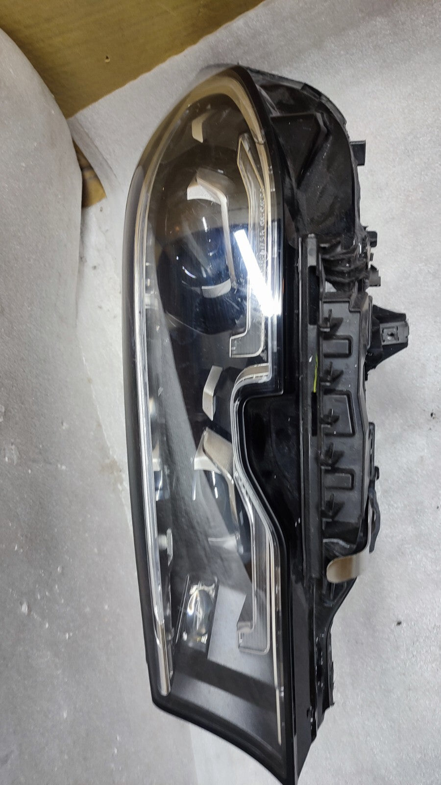 BMW 3 SERIES G20 G21 N/S Passengers Left Front Headlight 9465223 2018-23 bm2077