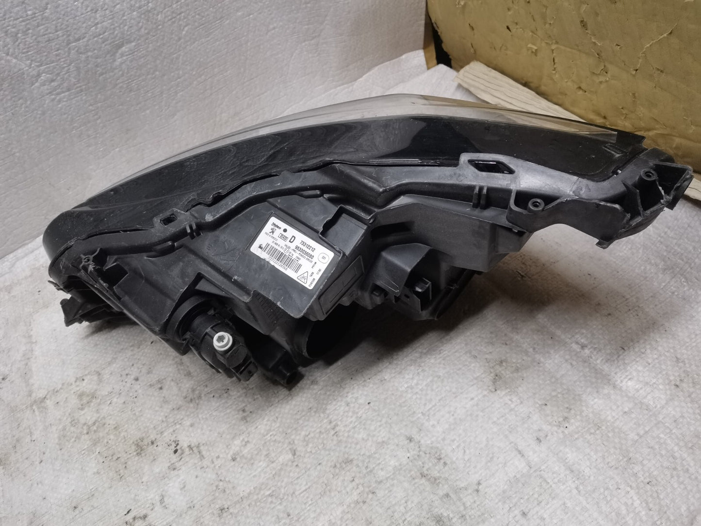 Peugeot 208 LED Headlight 2020+ Right Driver Side 73312212 9833036080 psa10