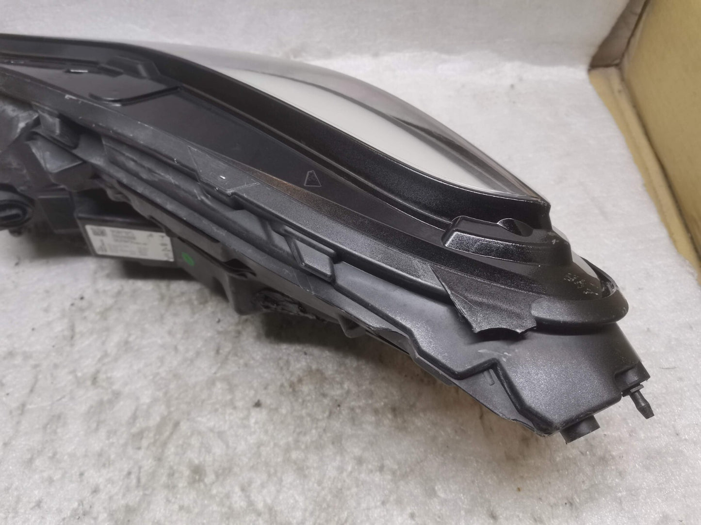 TESLA MODEL 3 2021 ONWARDS RIGHT HEADLIGHT 1514953-00-D te2