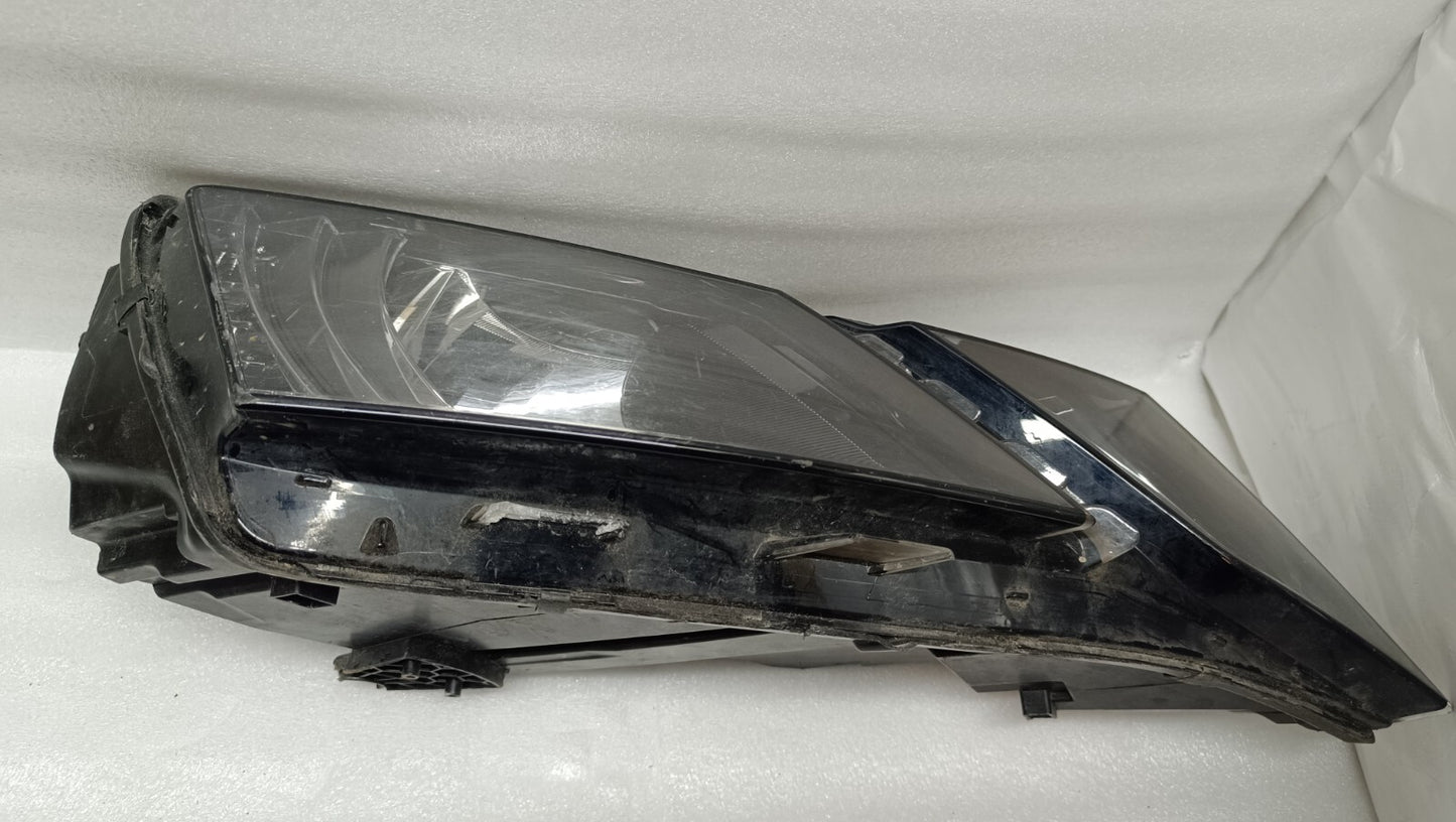 Skoda Octavia Right Driver O/S Halogen Headlight Headlamp 5e2941016c Mk3 SK106