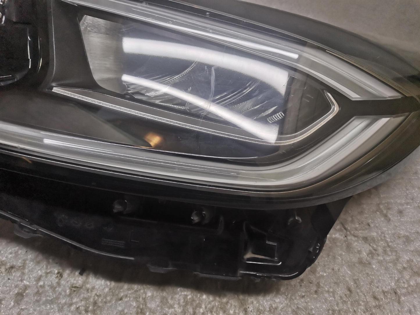 TOYOTA AYGO X Passenger Left HEADLIGHT 2021 2022 2023 GENUINE toay23