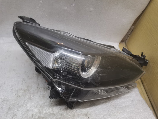 MAZDA 2 MK3 DJ 2019 - ON FRONT RIGHT DRIVER SIDE HEADLIGHT D43N-51030 ma220