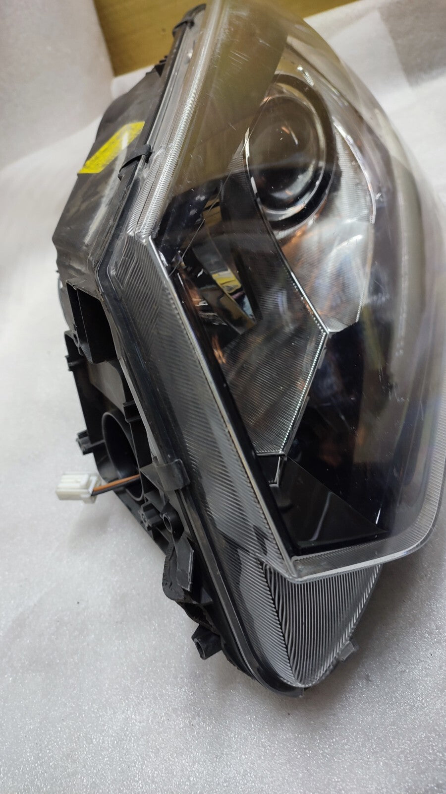 SKODA YETI 2013-17 NEARSIDE LEFT XENON LED HEADLIGHT GENUINE 5L2941015C skye87