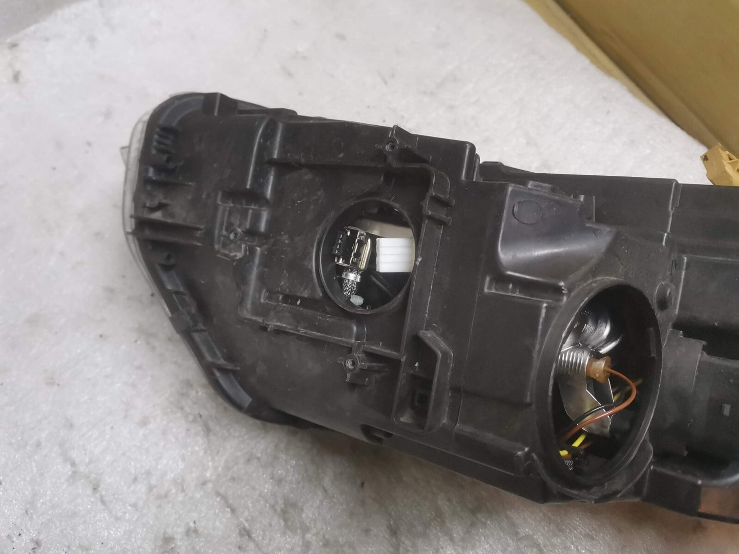 SKODA OCTAVIA 2013 - 2017 XENON PASSENGERSIDE HEADLIGHT 5E2941015B skoc67