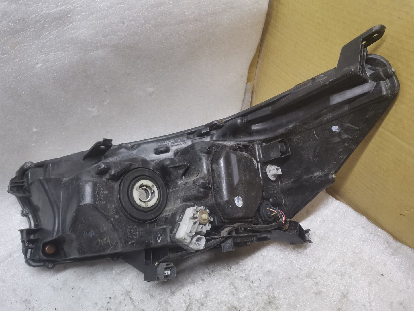 TOYOTA HILUX 2015-2019 DRIVER SIDE RIGHT FULL LED XENON HEADLIGHT GENUINE tohi19