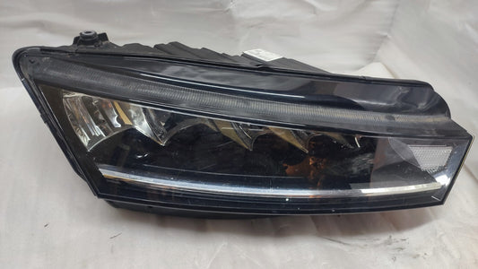 SKODA OCTAVIA MK4 2020+  RIGHT DRIVER SIDE LED HEADLIGHT 5E8941016 sk95