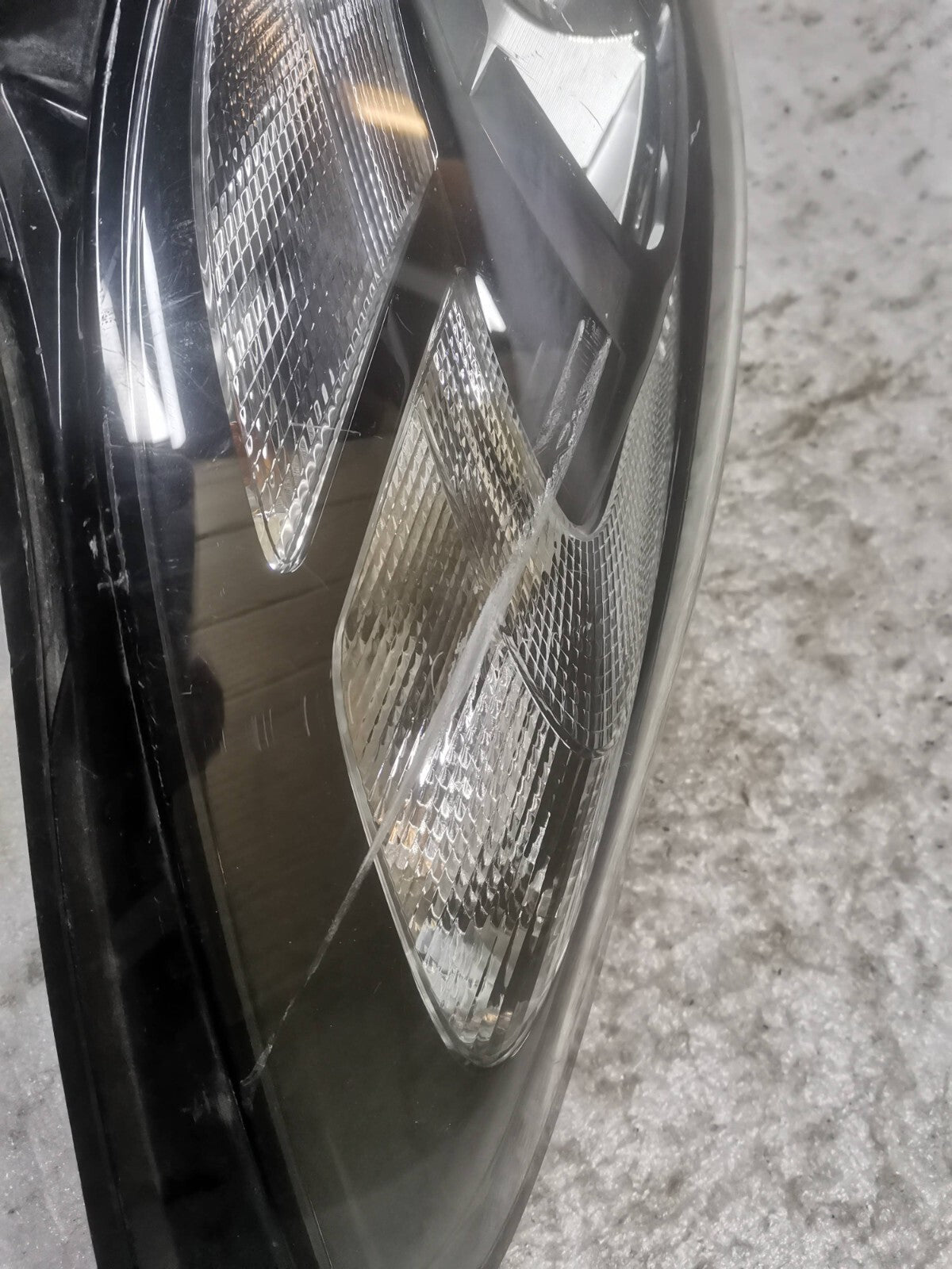 VAUXHALL CORSA E 2015 - 2019 PASSENGER HALOGEN HEADLIGHT 39108224LH vx70