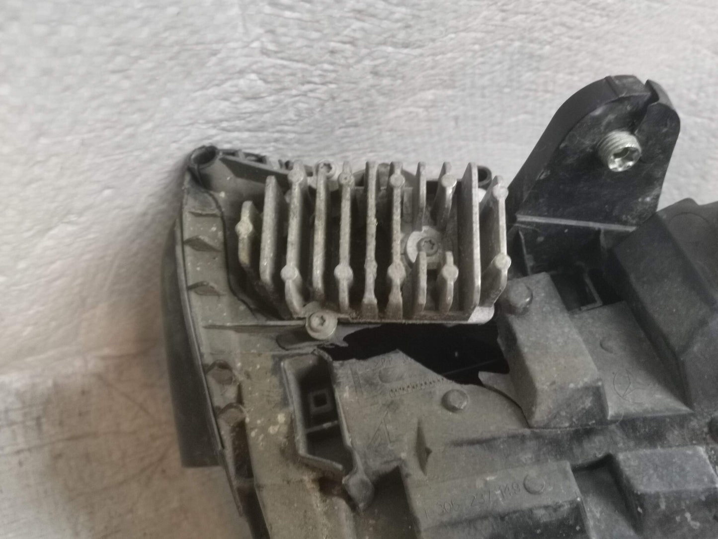 MERCEDES BENZ C-CLASS W205 LED HEADLIGHT PASSENGER SIDE LEFT A2059069501 m25039