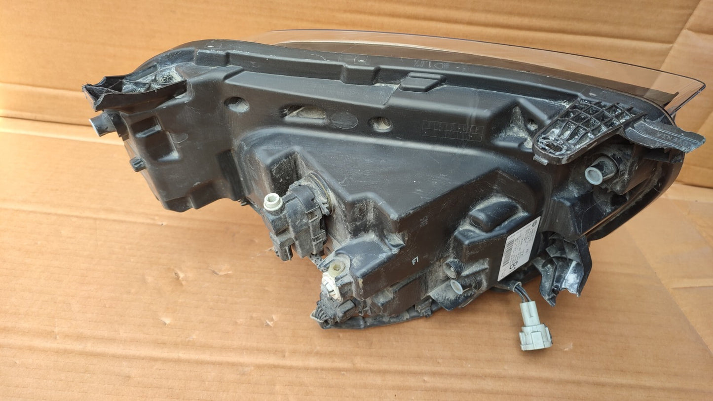 MERCEDES-BENZ  X CLASS W470 PASSENGERS SIDE HEADLIGHT A4709061200 m108