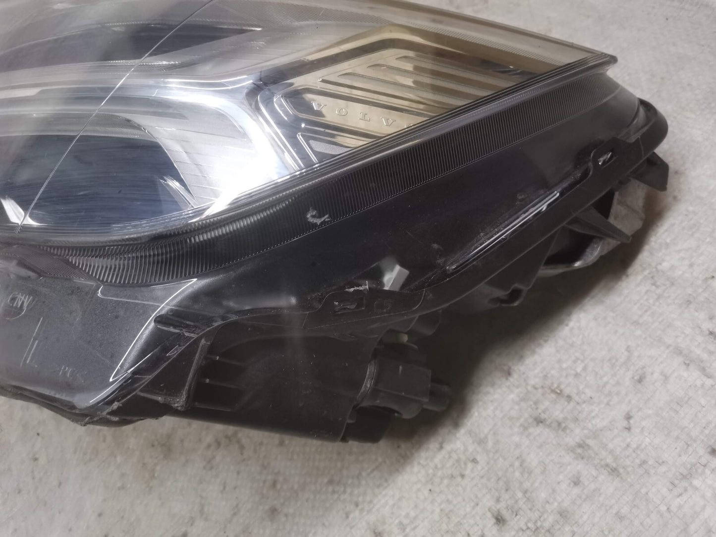 VOLVO XC40 2021 NSF PASSENGER SIDE FRONT HEADLIGHT HEADLAMP 31655984 vo4020