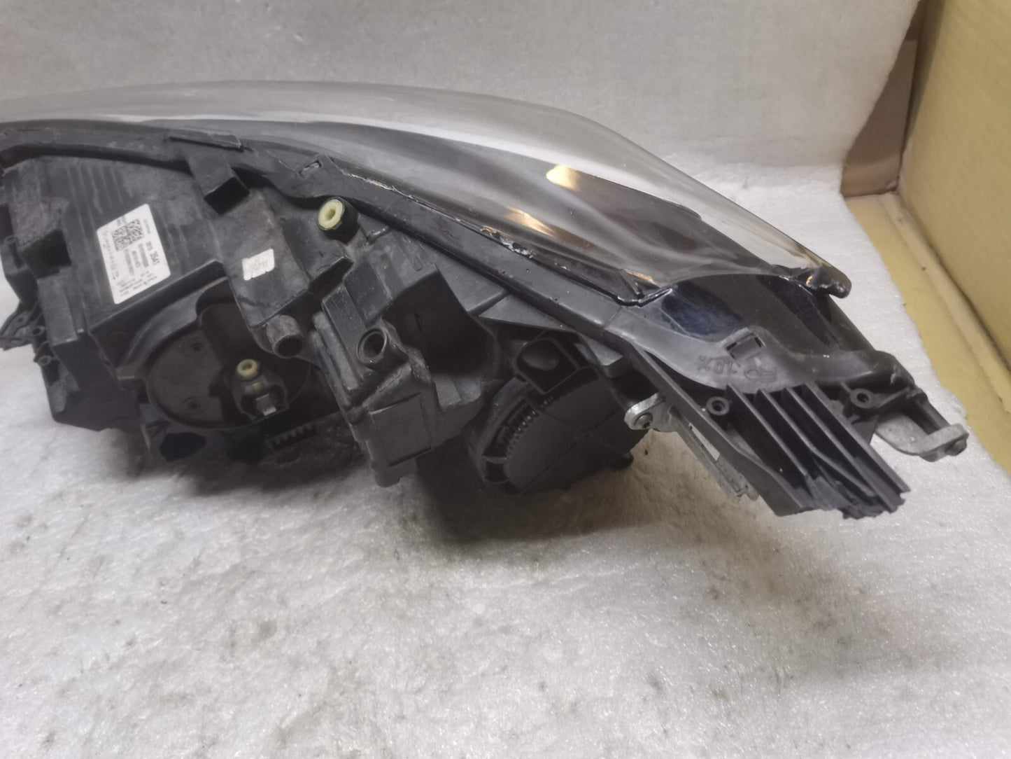 VAUXHALL CROSSLAND 2017-2021 DRIVER SIDE LED HEADLIGHT 39153541 vxcr49