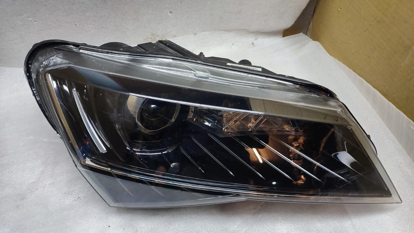 Skoda Superb 2015+ Xenon LED Driver Side Right O/S Headlight 3v2941016a sksp80