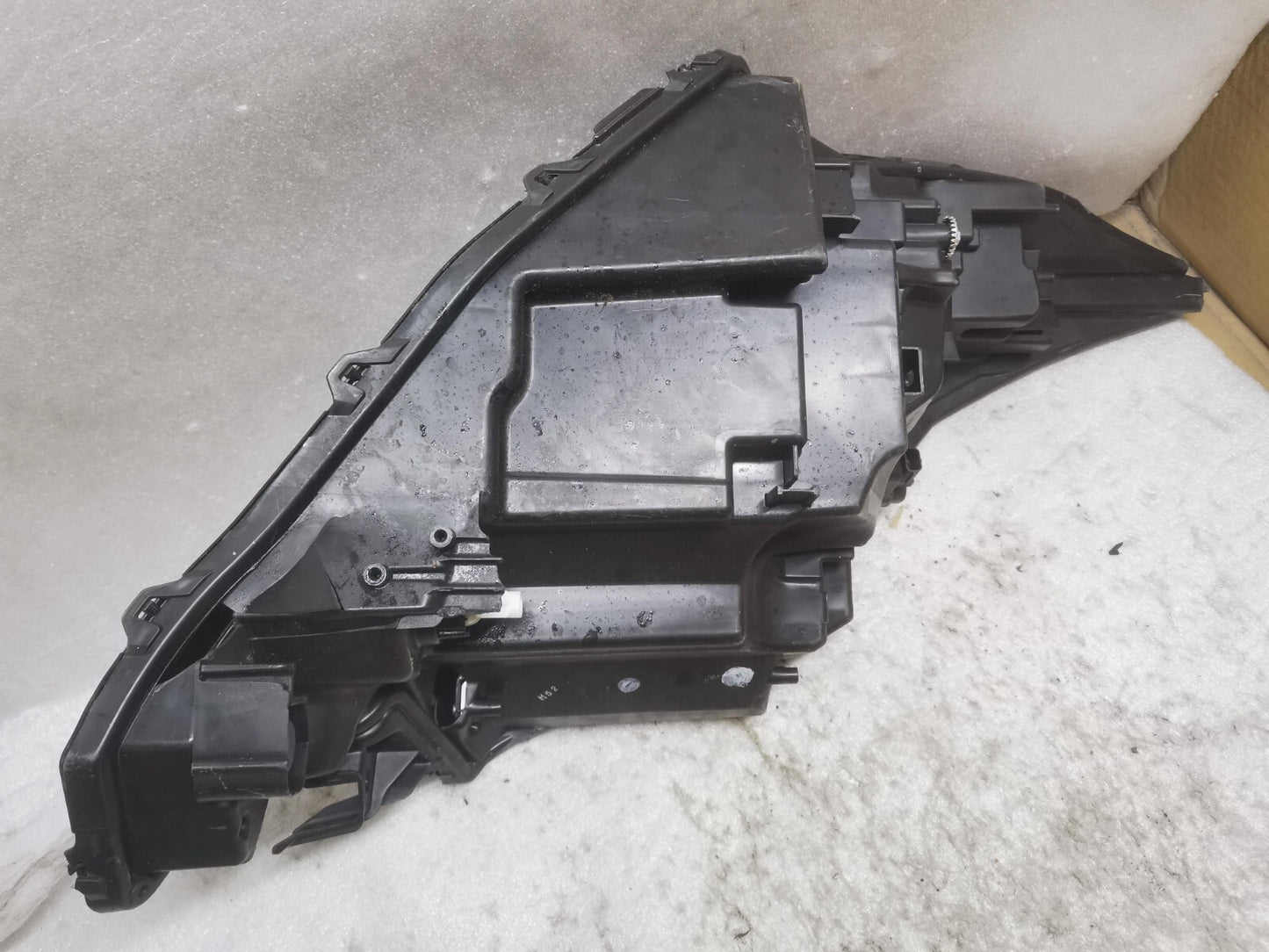 TOYOTA AYGO X Passenger Left HEADLIGHT 2021 2022 2023 GENUINE toay23