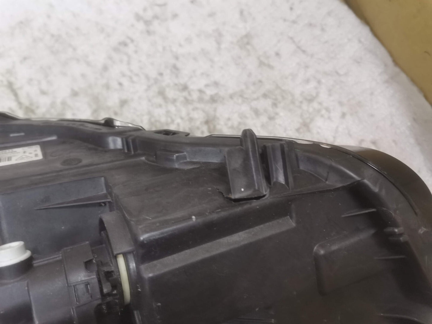 PEUGEOT 208 2008 2021 MK2 PASSENGER SIDE HEADLIGHT 9833036280 PSA54