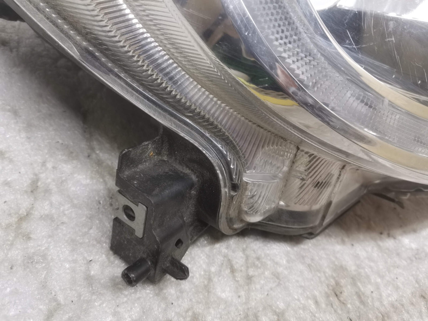 SUZUKI IGNIS FRONT RIGHT HEADLAMP suig7