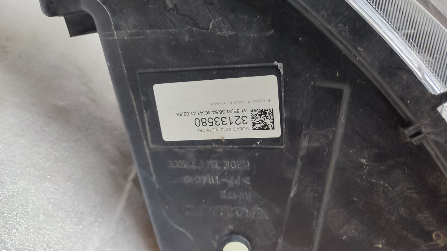 VOLVO GENUINE XC40 RIGHT HEADLIGHT/HEADLAMP 32133580 vo4054