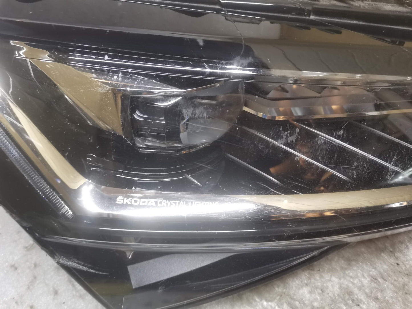SKODA SUPERB MK3 FACELIFT CRYSTAL LED HEADLIGHT 2018-21 DRIVER O/S 3V2941016D 76
