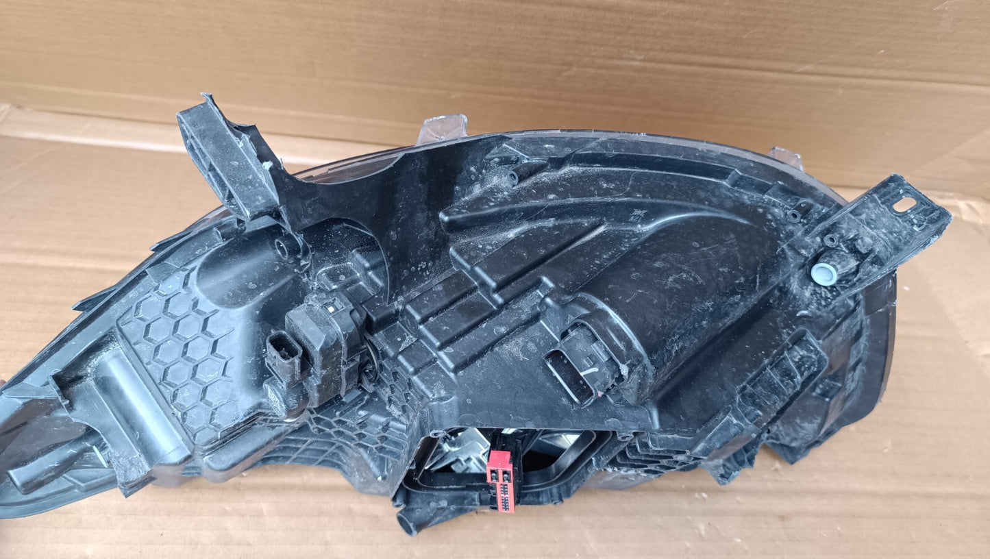 RENAULT CAPTUR 2017-19 FRONT DRIVERS O/S HEADLIGHT 260103415R ren56