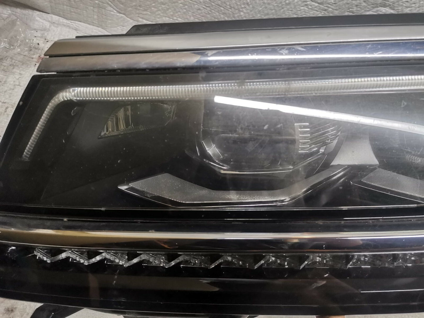 VOLKSWAGEN TIGUAN NS XENON LED HEADLIGHT 5NC941081A vwti66