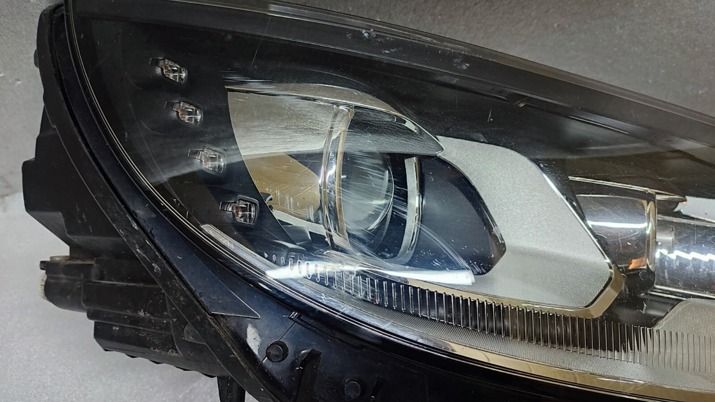 VOLKSWAGEN TIGUAN HEADLIGHT XENON FRONT RIGHT DRIVER SIDE R LINE MK1 vw142