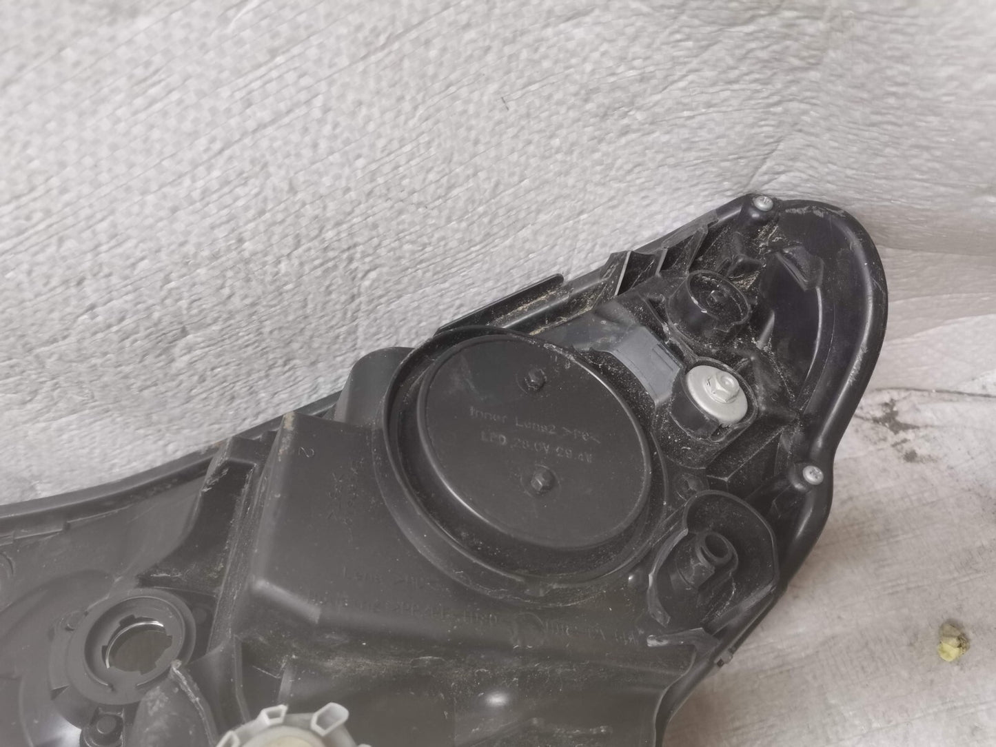 TOYOTA RAV4 (XA40) 15-19 DRIVER SIDE HEADLIGHT RIGHT OFF SIDE W3049K02 tor47