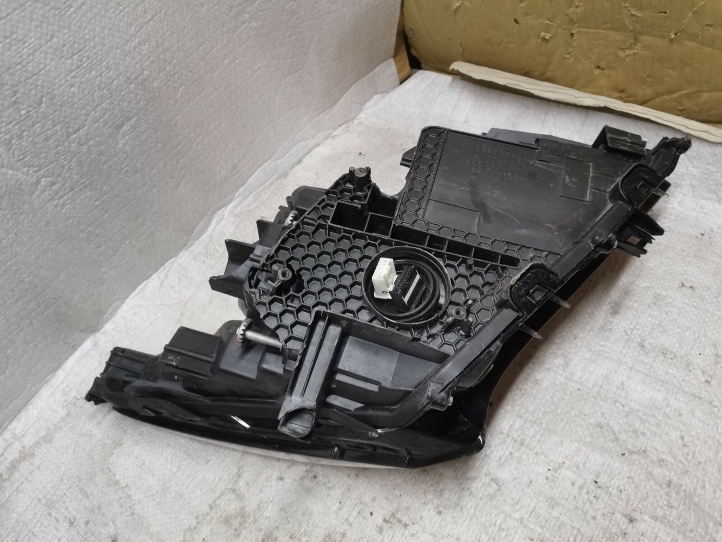 LEXUS NX 300H LEFT SIDE TRIPLE EYE FULL LED HEADLIGHT LHD