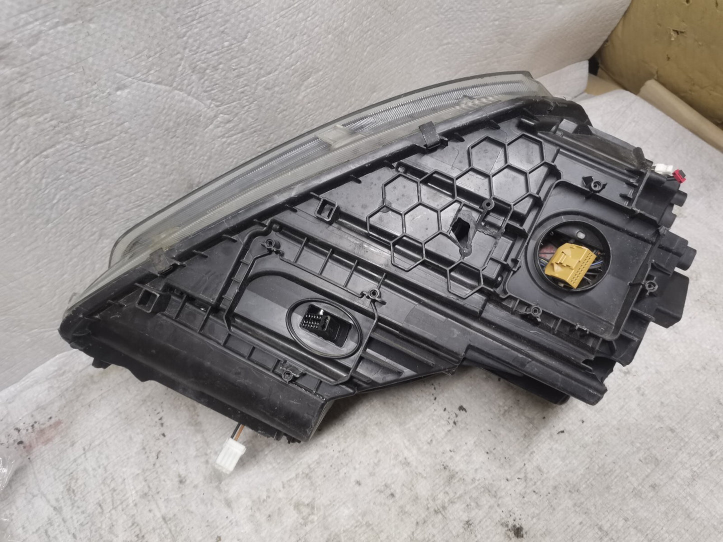 SKODA YETI 2013-17 NEARSIDE LEFT XENON LED HEADLIGHT GENUINE 5L2941015C skye37