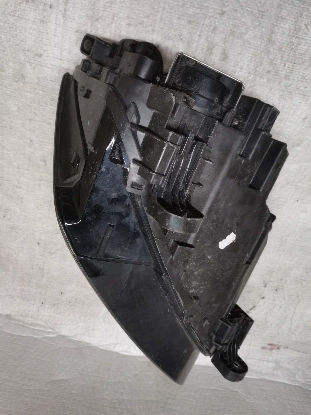 AUDI Q2 2016-2020 HALOGEN WITH DRL LED HEADLIGHT PASSENGER 81A941003A auq279