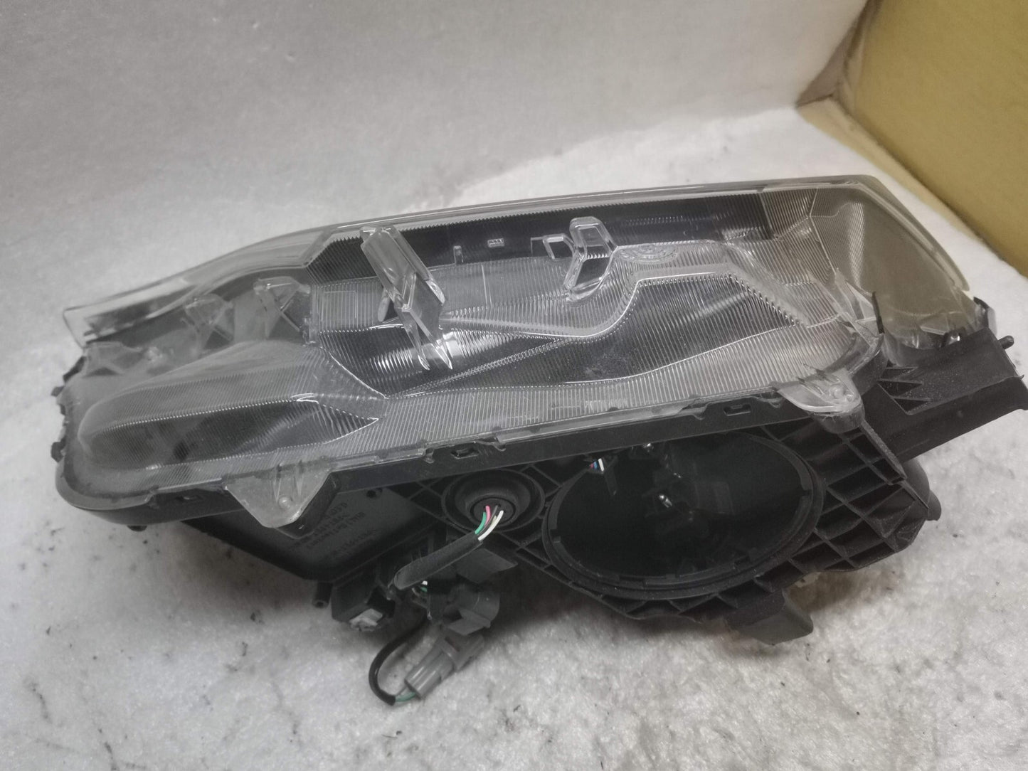 TOYOTA RAV4 (XA40) 15-19 PASSENGER SIDE HEADLIGHT left  tor420