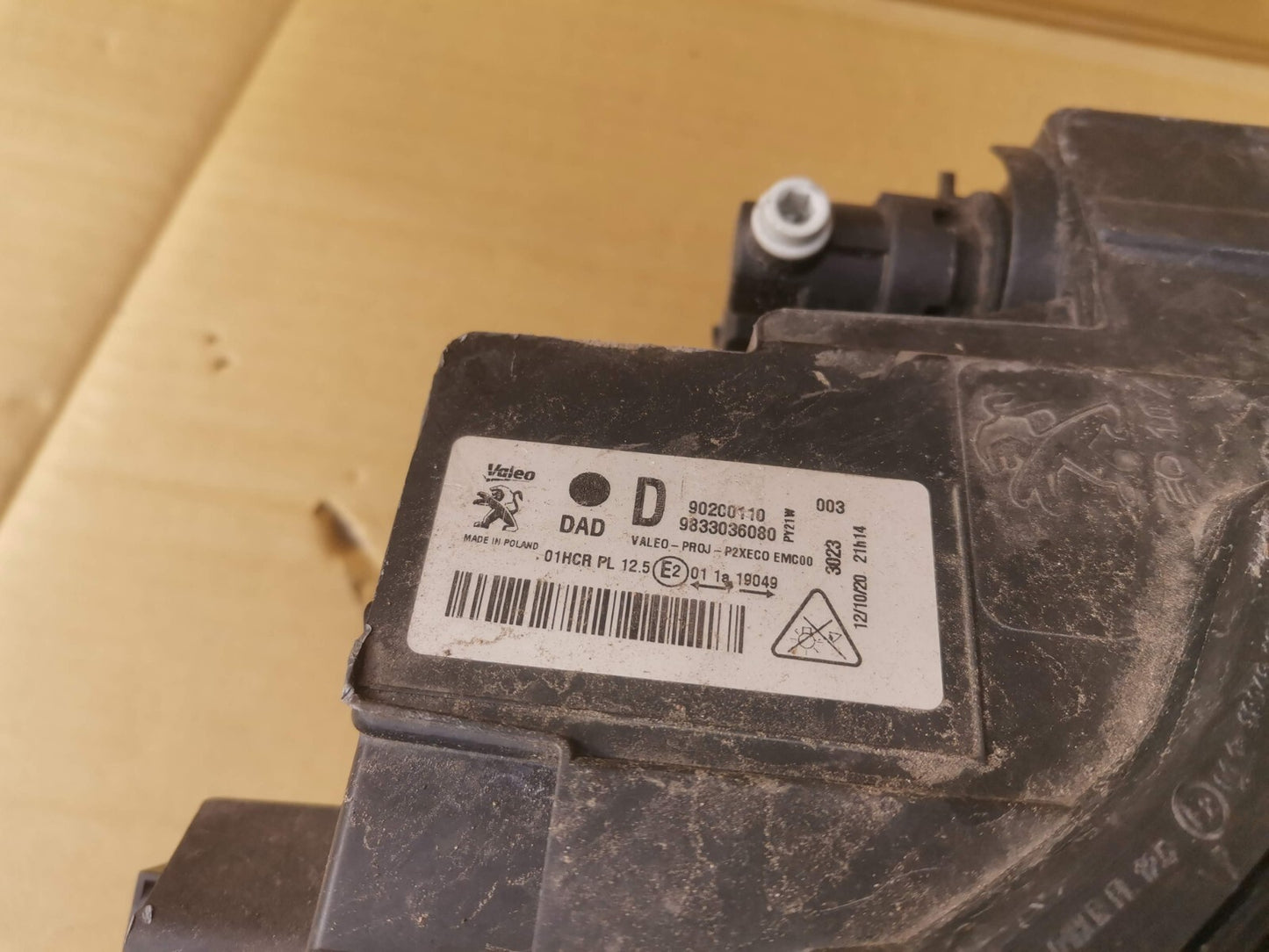 PEUGEOT 208 2019+ GENUINE DRIVERS RH FULL LED HEAD LIGHT 90200110 psa17