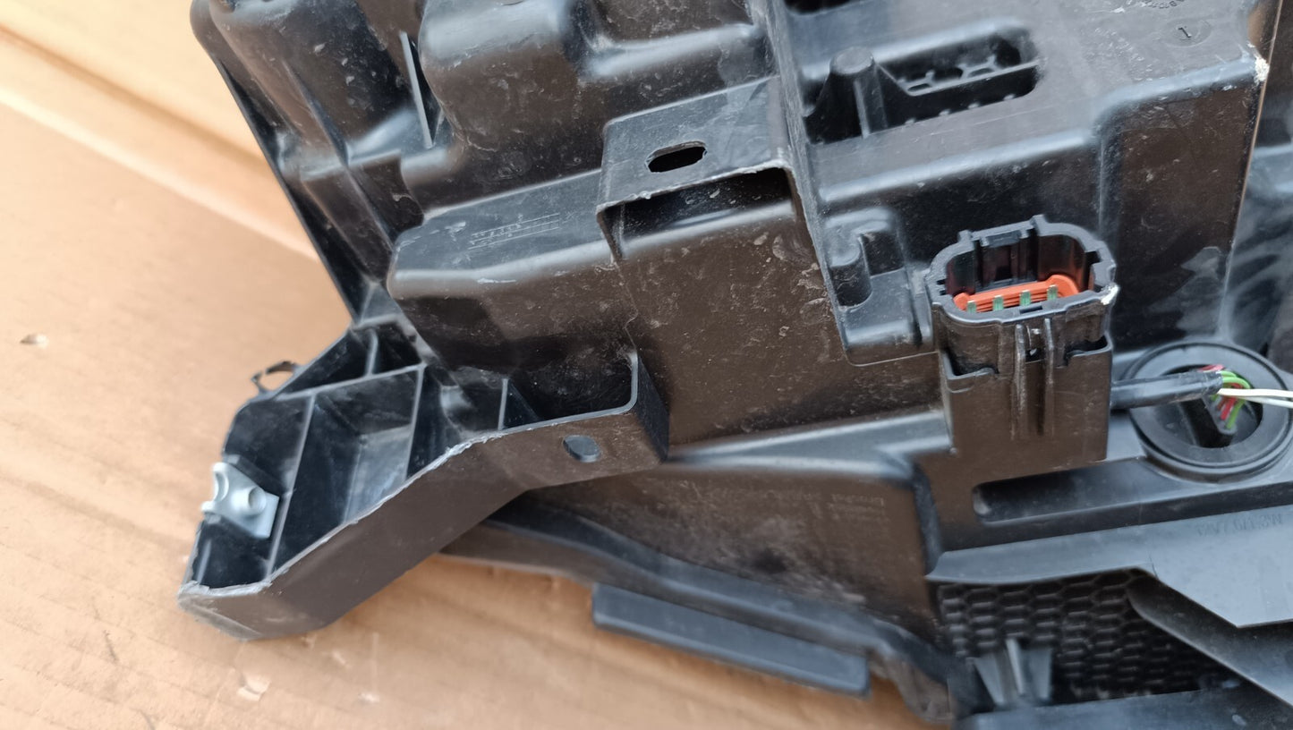 NISSAN QASHQAI Mk2 (J11) Left Passenger Side Front Headlight LED 100-18016 ni62