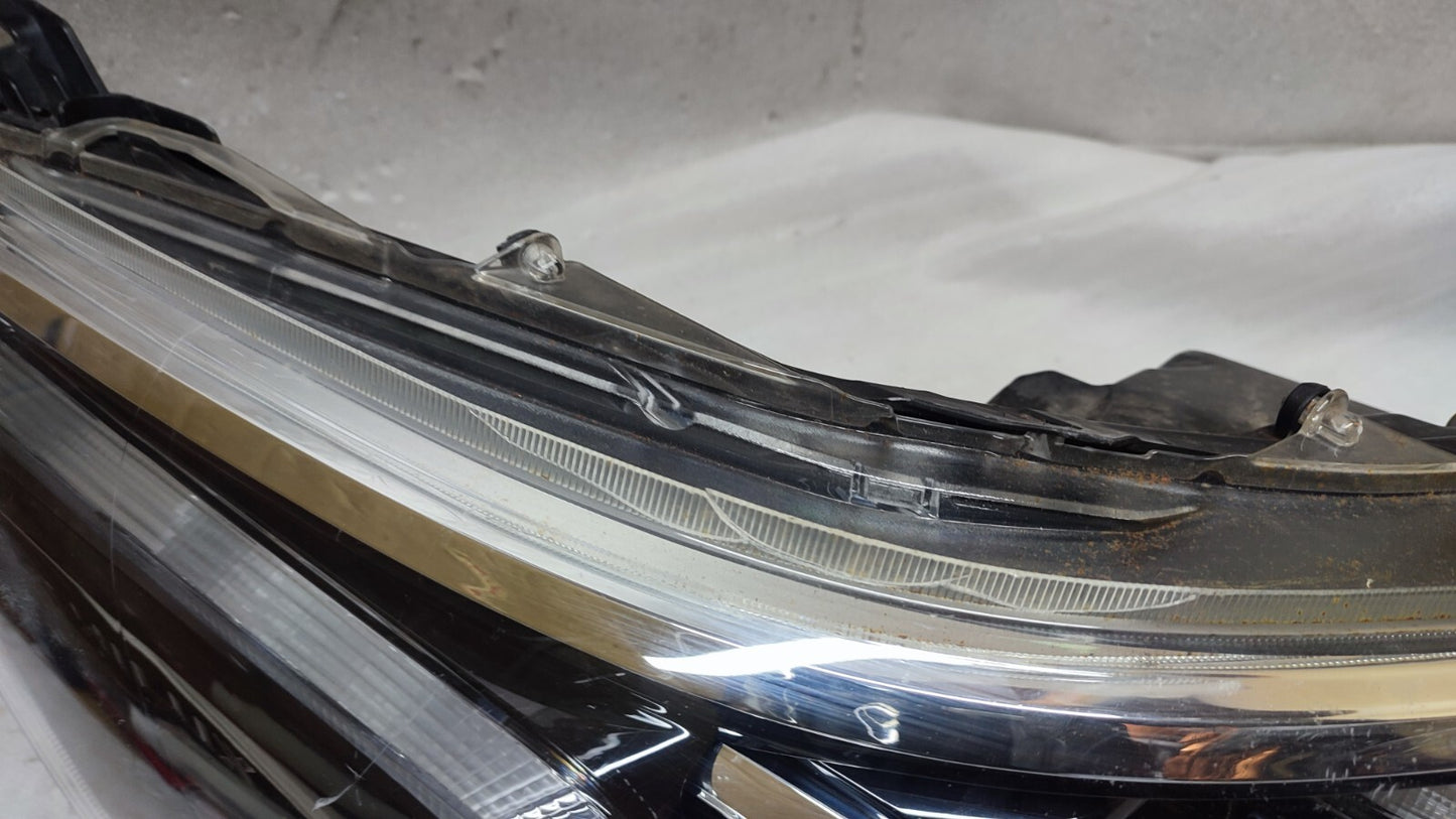 GENUINE TOYOTA HILUX HEADLIGHT DRIVERS RIGHT MK8 2022 81150-YP141 to50