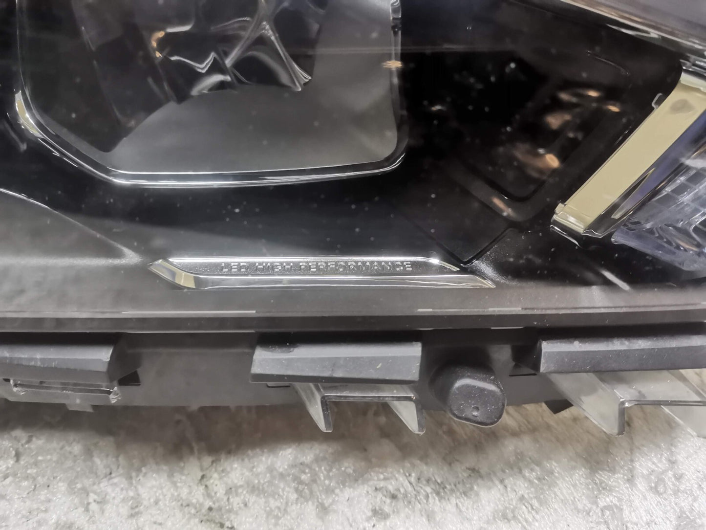 MERCEDES-BENZ CLA 2019-22 FRONT RIGHT DRIVER SIDE HEADLIGHT A1189062800 m11863