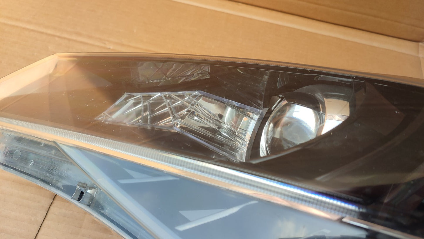 Skoda Superb Mk3 Xenon Headlight Light Lamp 2016- N/S 3V2941015A sk98