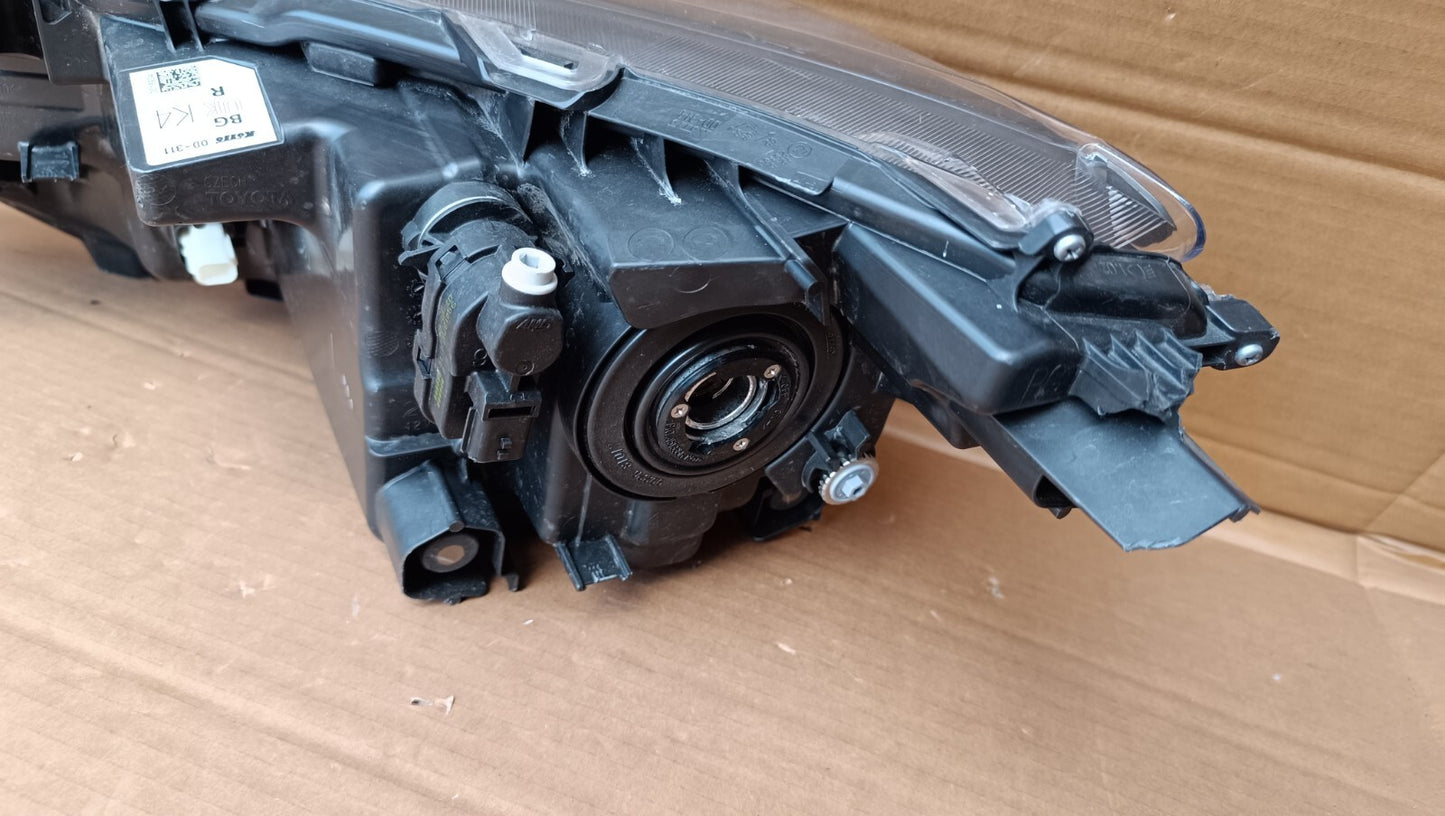 Toyota Yaris Cross 20-23 Headlight Led Driver Side Genuine Oem to58