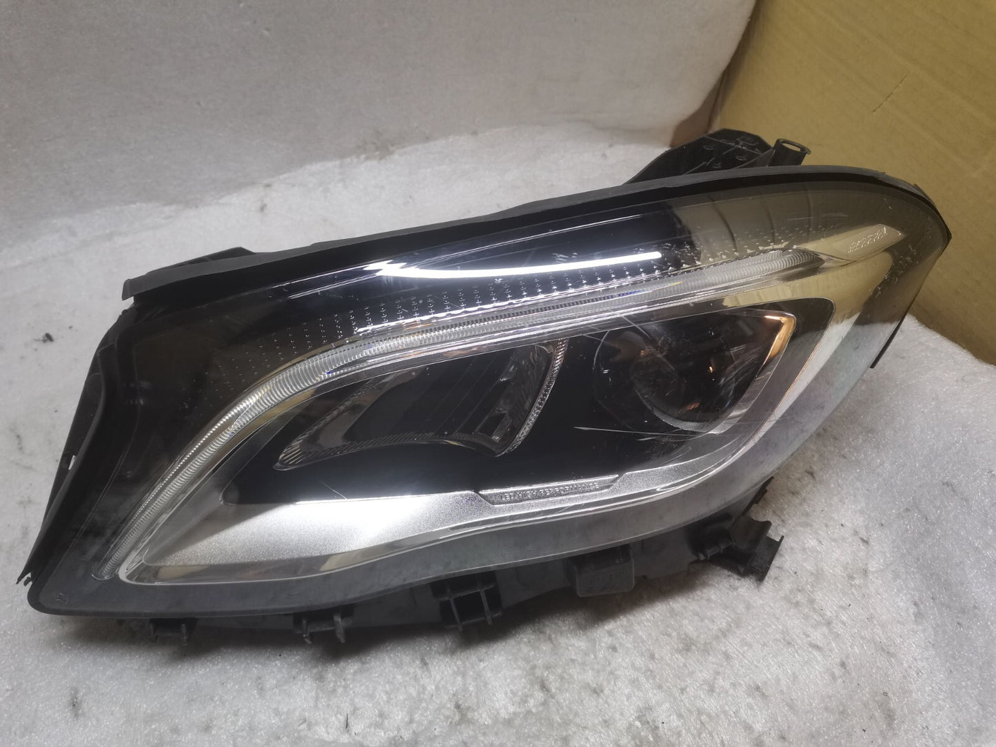 MERCEDES BENZ GLA 2017 -2020 LED PASSENGERSIDE HEADLIGHT A1569067100 m15650