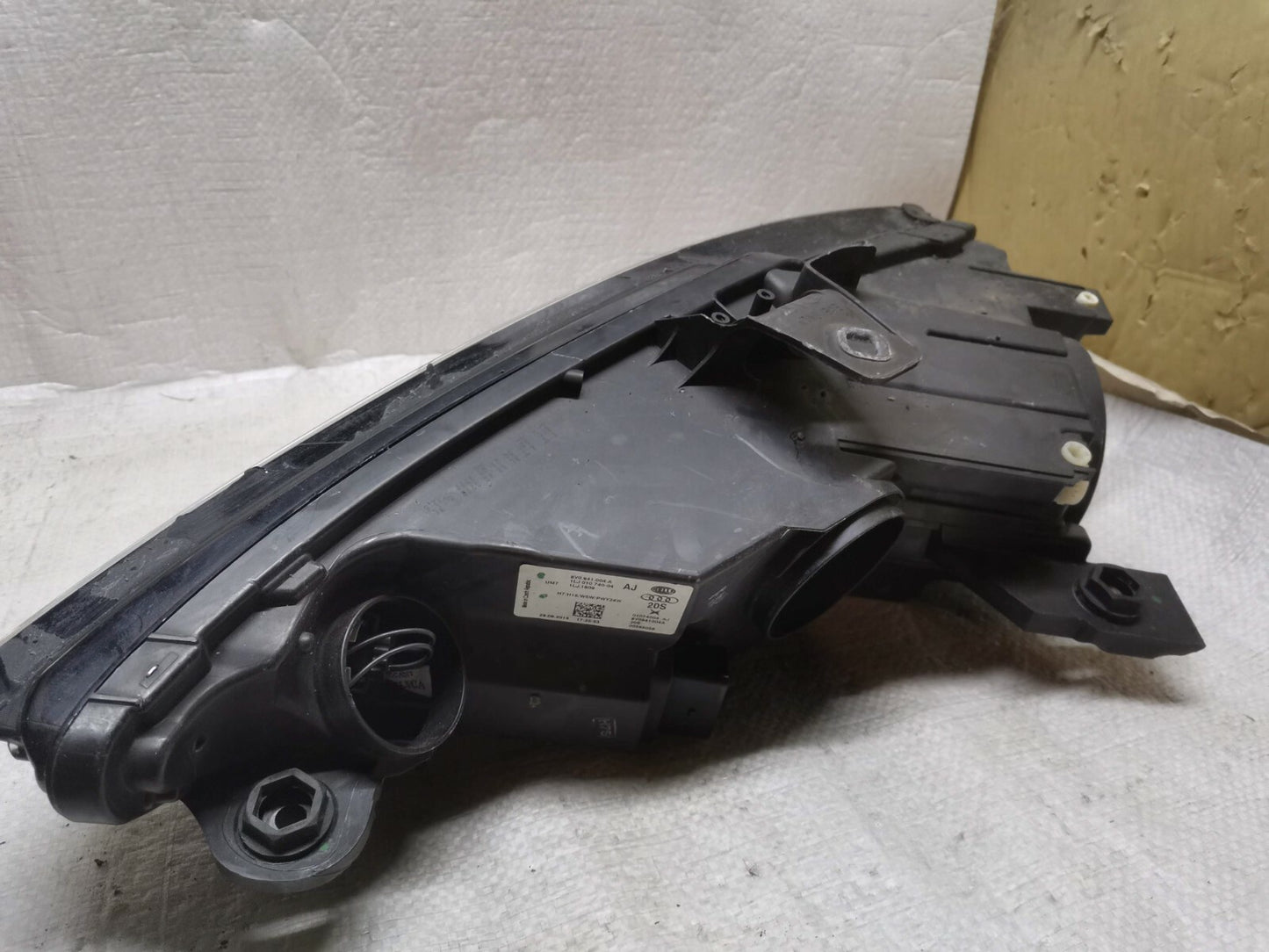 AUDI A3 8V SE DRIVER SIDE RIGHT HEADLIGHT HALOGEN 8V0941004 Aua383