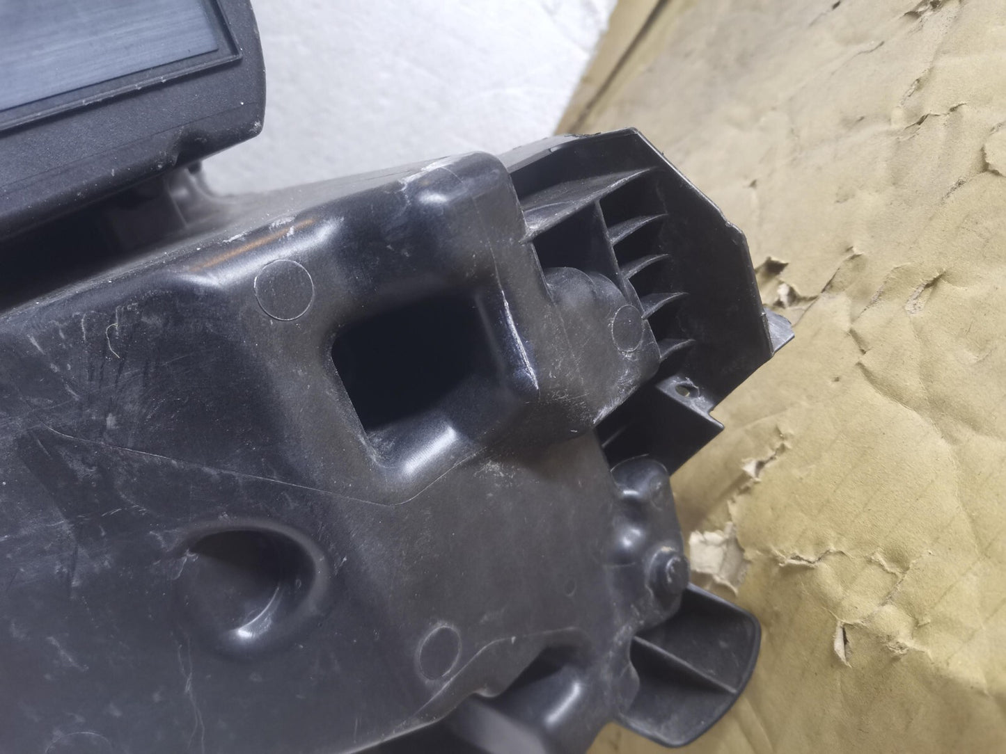 MERCEDES E CLASS 2016-2020 DRIVER SIDE LED XENON HEADLIGHT A2139064204