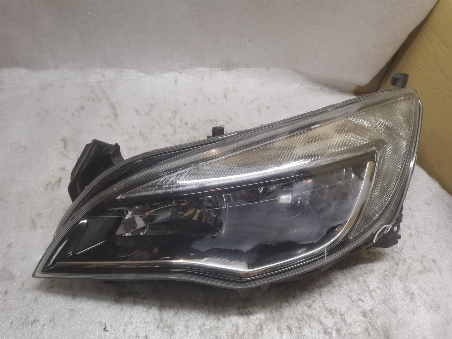 VAUXHALL ASTRA J MK6 2012-2015 LEFT SIDE N/S HEADLIGHT 13371601 vxaj77